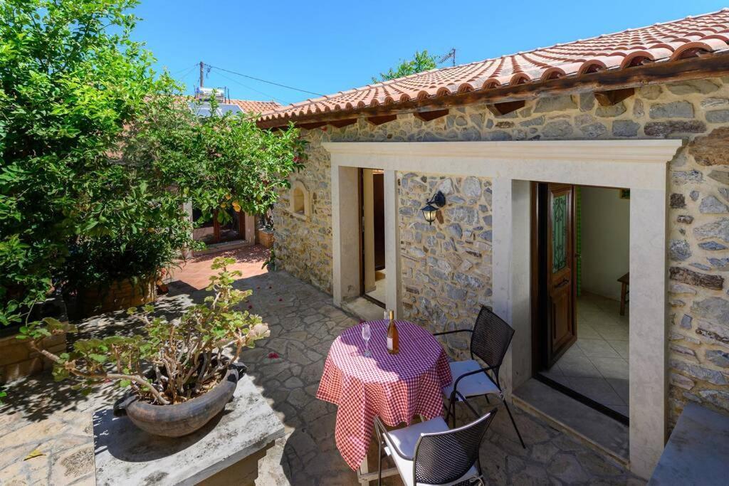 Villa Marigoula House à Pombia Extérieur photo